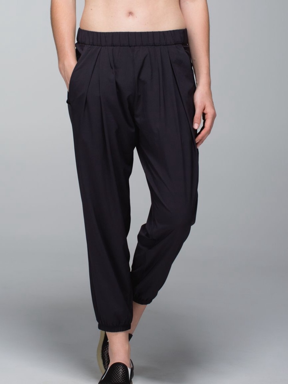Lululemon Women's Rollin’ With My Omies Jogger Pants Size 8 Black Lightweight